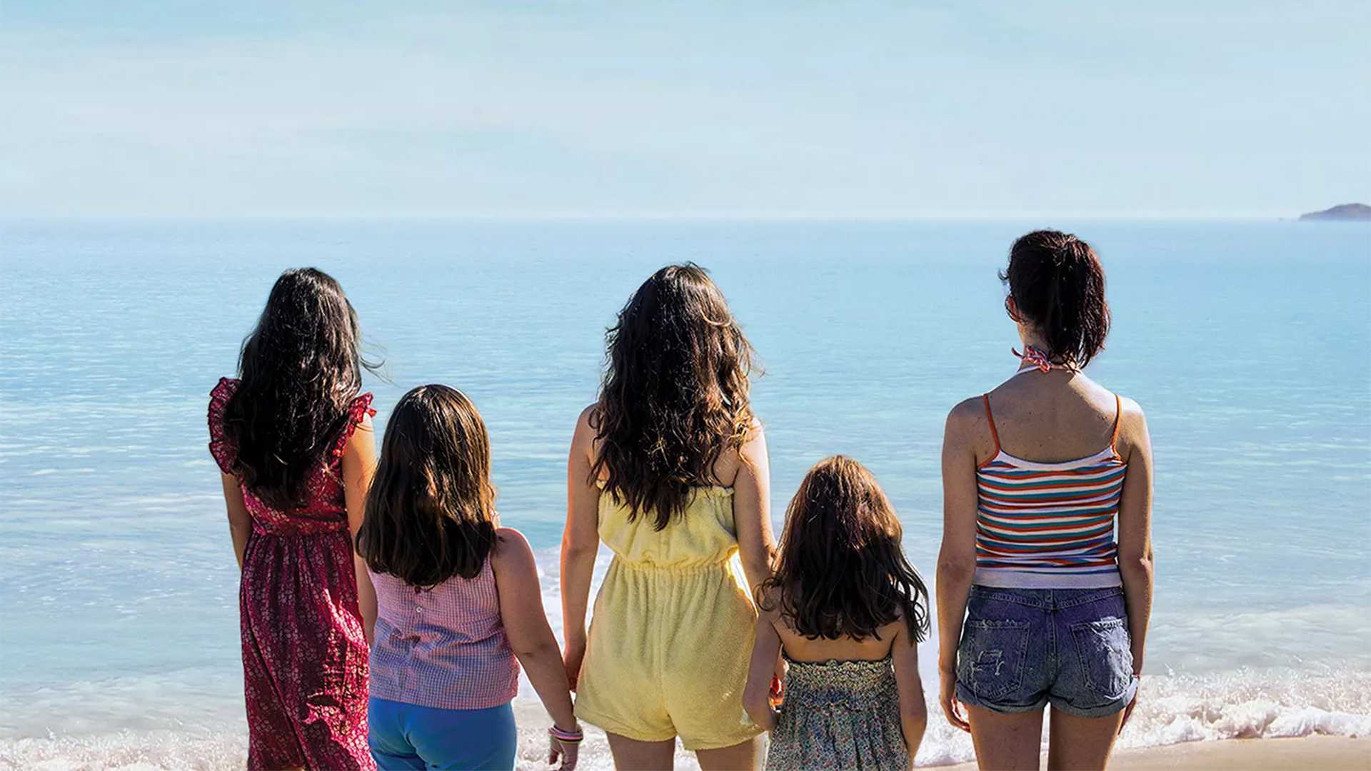 фотосессия сестёр пятерых. фотосессия 5 сестер. много подруг. 5 сестер. группа девушек со спины.