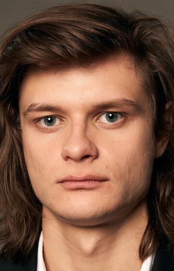 Charlie Tahan