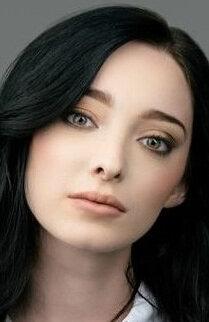 Emma Dumont