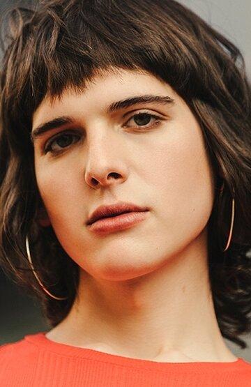 Hari Nef