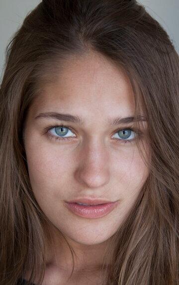 Lola Kirke