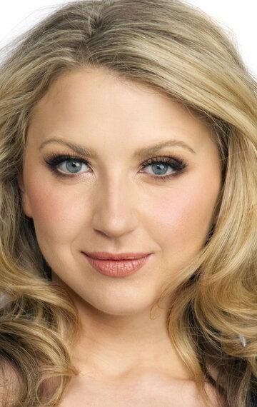 Nina Arianda