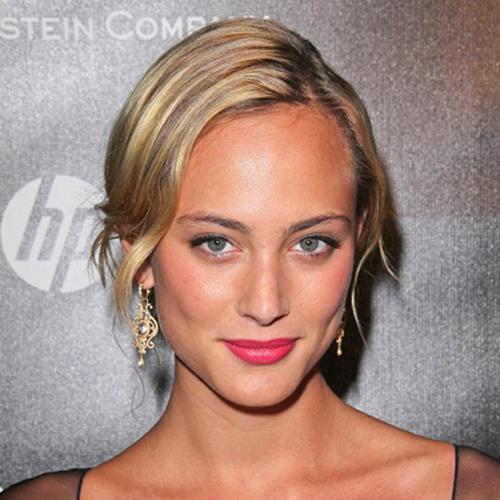 Nora Arnezeder