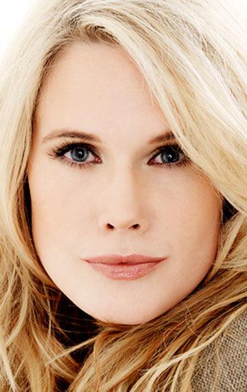 Stephanie March